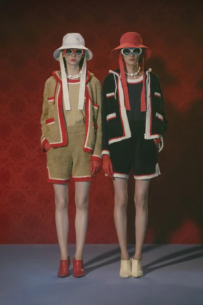 Look 13